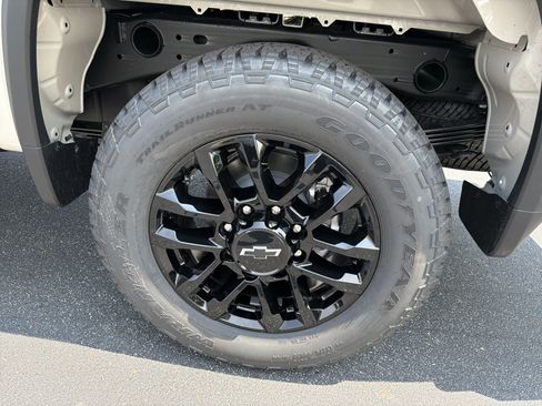 New 2026 Chevrolet Silverado 2500 Custom w/ Custom Value Package AWD/4WD image 19