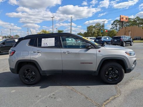 Used 2023 Jeep Compass Trailhawk image 3