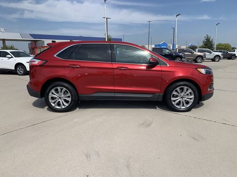 Used 2024 Ford Edge Titanium AWD/4WD image 2