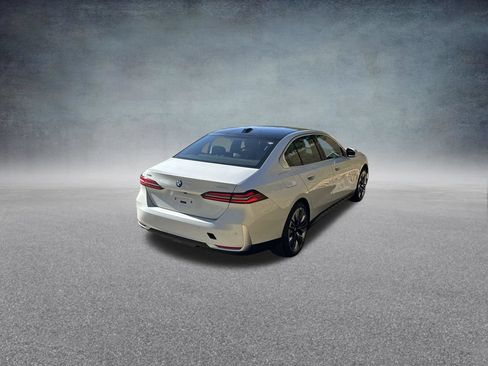 Used 2026 BMW 530i xDrive AWD/4WD image 10