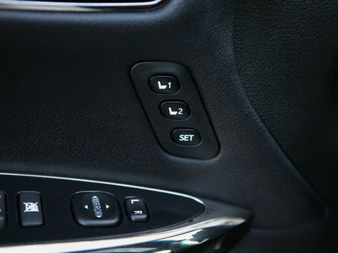 Used 2016 Toyota Avalon Limited w/ Protection Package FWD image 9