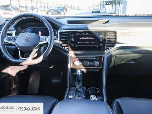 Used 2023 Volkswagen Atlas SE w/ Black Wheel Package image 17