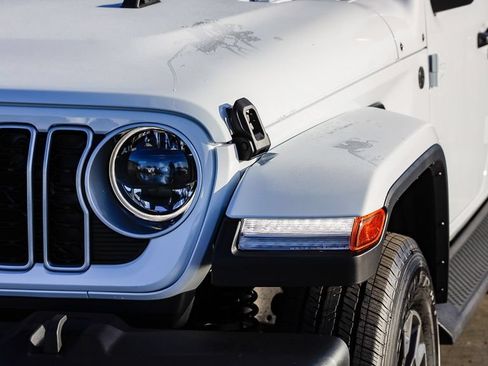 New 2026 Jeep Wrangler Unlimited Sahara AWD/4WD image 5
