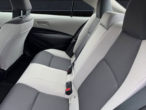 Used 2025 Toyota Corolla LE image 13