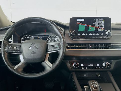 Used 2024 Mitsubishi Outlander SE image 18