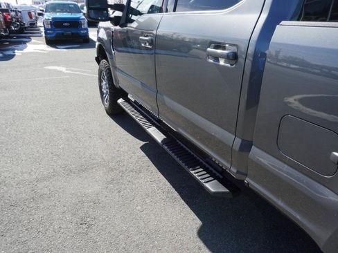 Used 2022 Ford F350 Lariat image 12
