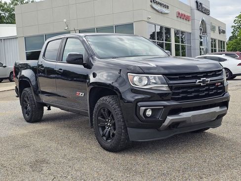 Used 2021 Chevrolet Colorado Z71 w/ Z71 Midnight Edition AWD/4WD image 5