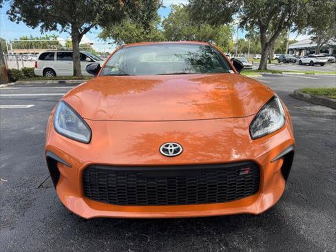 Used 2023 Toyota GR86 10th Anniversary SE RWD image 11