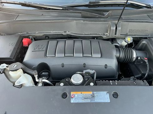 Used 2017 Chevrolet Traverse LT w/ Style and Technology Package image 32