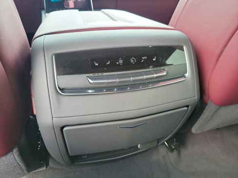 Used 2025 Cadillac Escalade ESV Premium Luxury w/ Touring Package image 15