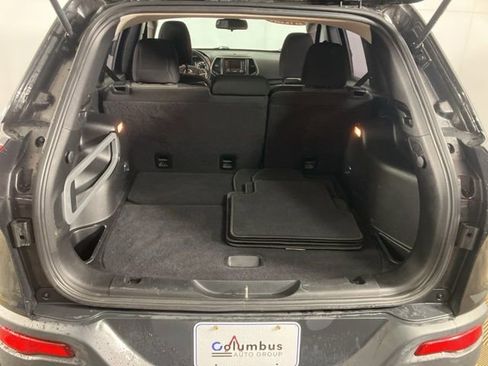 Used 2016 Jeep Cherokee Sport image 20