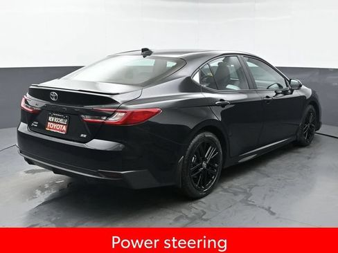 Used 2026 Toyota Camry SE AWD/4WD image 7