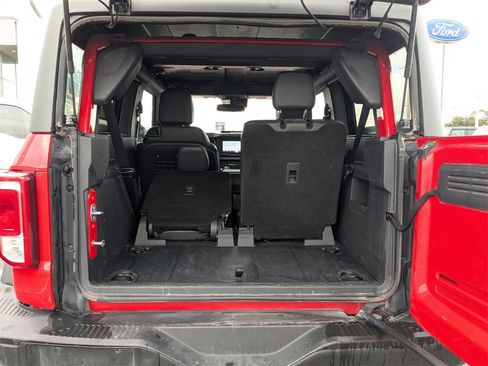 Used 2021 Ford Bronco Black Diamond image 12