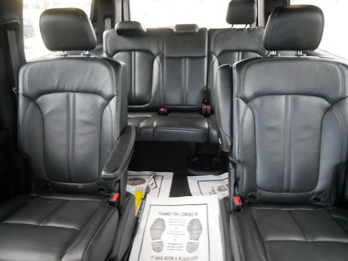 Used 2022 Jeep Wagoneer Series III w/ Rear Seat Video Group 1 image 13