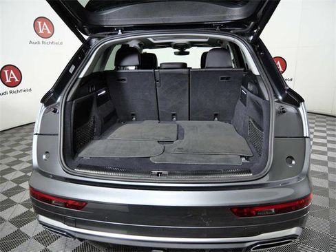 Used 2024 Audi Q5 e Premium Plus w/ Premium Plus Package image 10