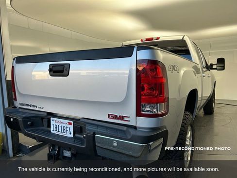 Used 2014 GMC Sierra 2500 SLT w/ SLT Convenience Package image 6
