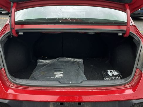 Used 2024 Hyundai Elantra Limited FWD image 25
