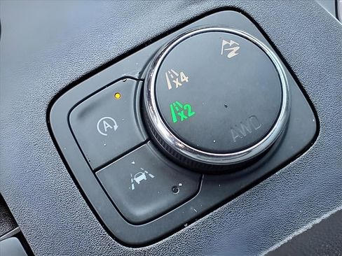 Used 2023 Chevrolet Traverse LT w/ Midnight/Sport Edition image 14