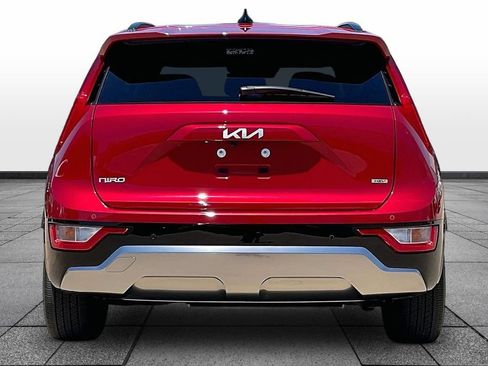 Used 2025 Kia Niro EX Touring FWD image 4
