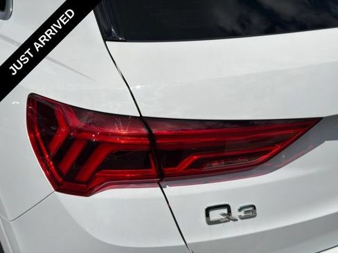 Used 2023 Audi Q3 2.0T Premium w/ Convenience Package AWD/4WD image 15