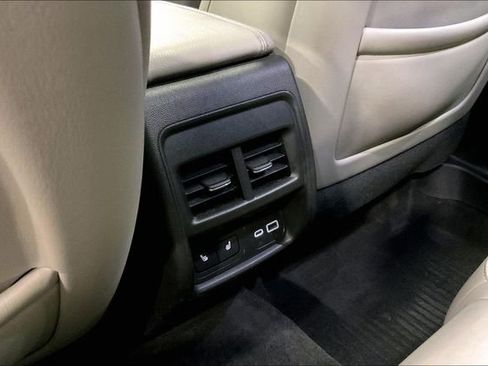 Used 2019 Cadillac XT4 Premium Luxury FWD image 35