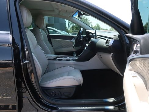 Used 2019 Genesis G70 2.0T Advanced w/ Prestige Package AWD/4WD image 24