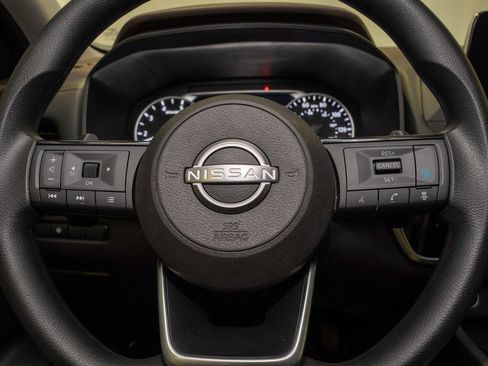 Used 2023 Nissan Rogue SV image 17