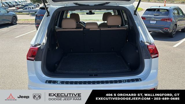Used 2023 Volkswagen Tiguan SE AWD/4WD image 25