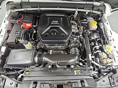 Used 2021 Jeep Wrangler Unlimited Sahara image 39