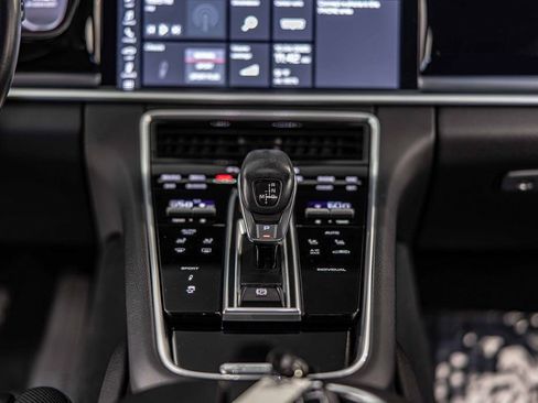 Used 2019 Porsche Panamera image 41