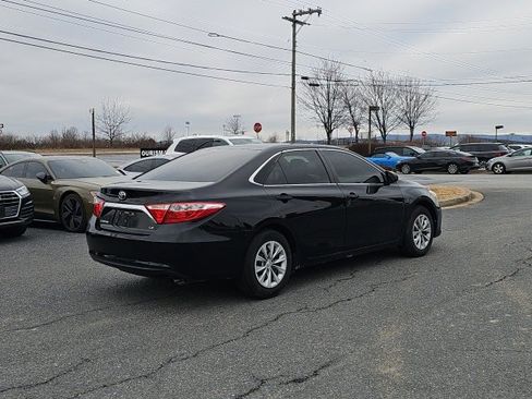 Used 2016 Toyota Camry LE image 12
