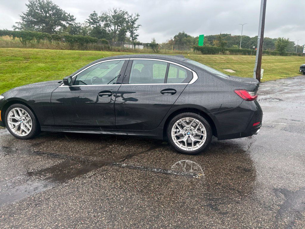 Used 2025 BMW 330i xDrive Sedan AWD/4WD image 21