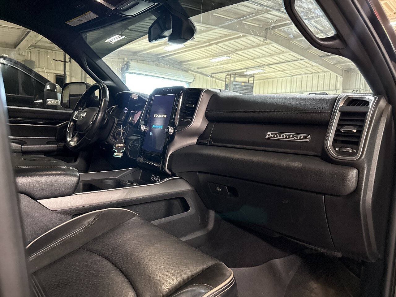 Used 2021 RAM 2500 Laramie w/ Night Edition AWD/4WD image 2