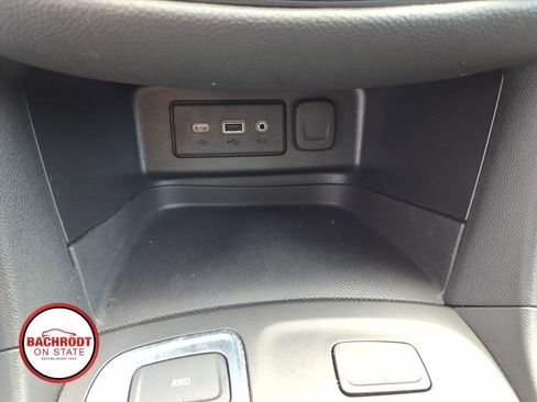 Used 2023 Chevrolet Equinox LT AWD/4WD image 12