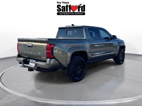 Used 2025 Toyota Tacoma Limited image 9