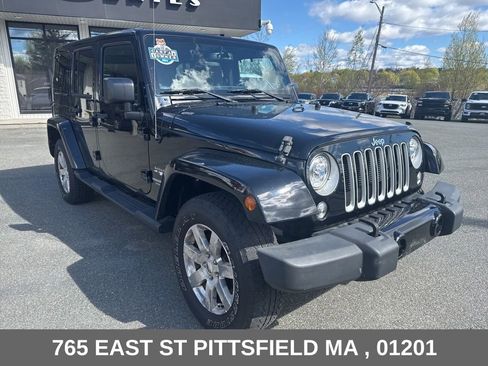 Used 2017 Jeep Wrangler Unlimited Sahara w/ Max Tow Package AWD/4WD image 10