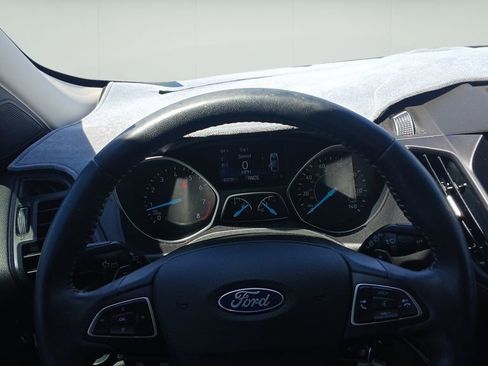 Used 2018 Ford Escape SE w/ SE Sport Appearance Package FWD image 10