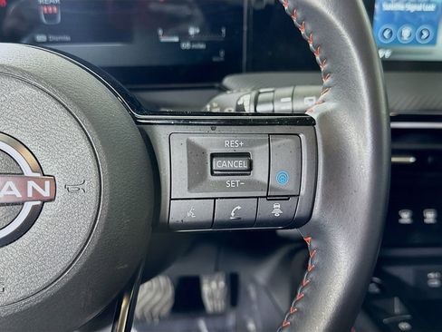 Used 2025 Nissan Kicks SR image 23