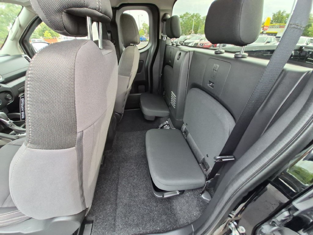 Used 2024 Nissan Frontier SV RWD image 22