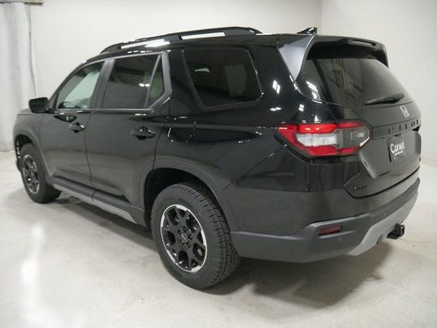 New 2025 Honda Pilot TrailSport image 5