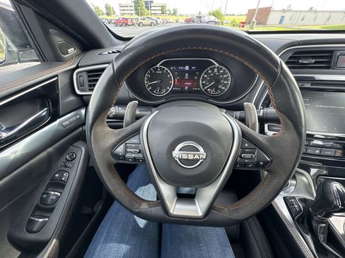Used 2023 Nissan Maxima SR w/ Sport Mat Group FWD image 14