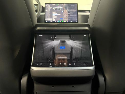 Used 2025 Tesla Model X image 19