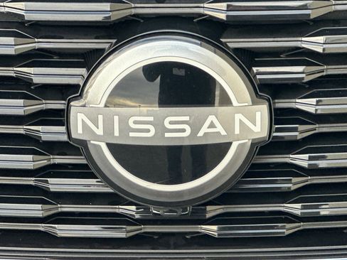 Used 2022 Nissan Rogue SV image 38