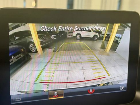 Used 2018 Mercedes-Benz GLA 250 GLA 250 4MATIC Sport Utility 4 w/ Multimedia Package image 27