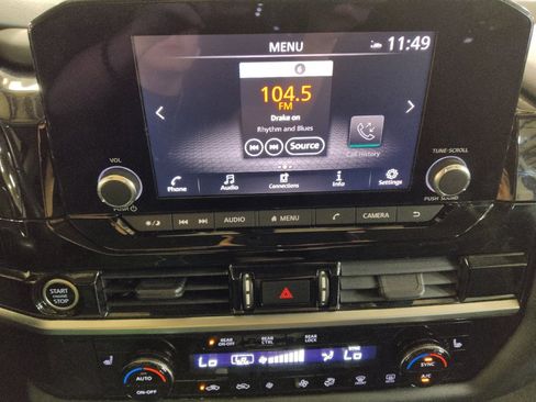 Used 2022 Nissan Pathfinder SV FWD image 25