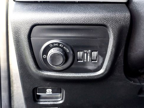 Used 2024 Jeep Grand Cherokee Altitude image 16