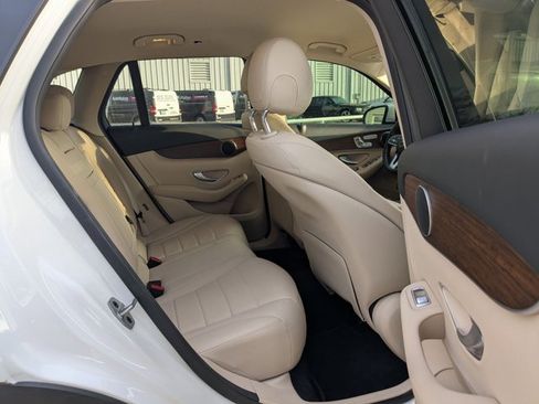 Used 2022 Mercedes-Benz GLC 300 4MATIC image 19