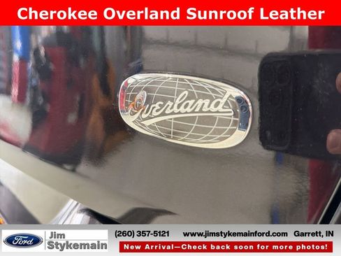 Used 2016 Jeep Cherokee Overland AWD/4WD image 7