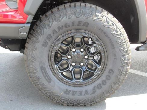 New 2025 Chevrolet Colorado ZR2 w/ ZR2 Bison Edition image 8