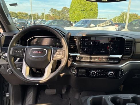 Used 2026 GMC Sierra 1500 SLT AWD/4WD image 18